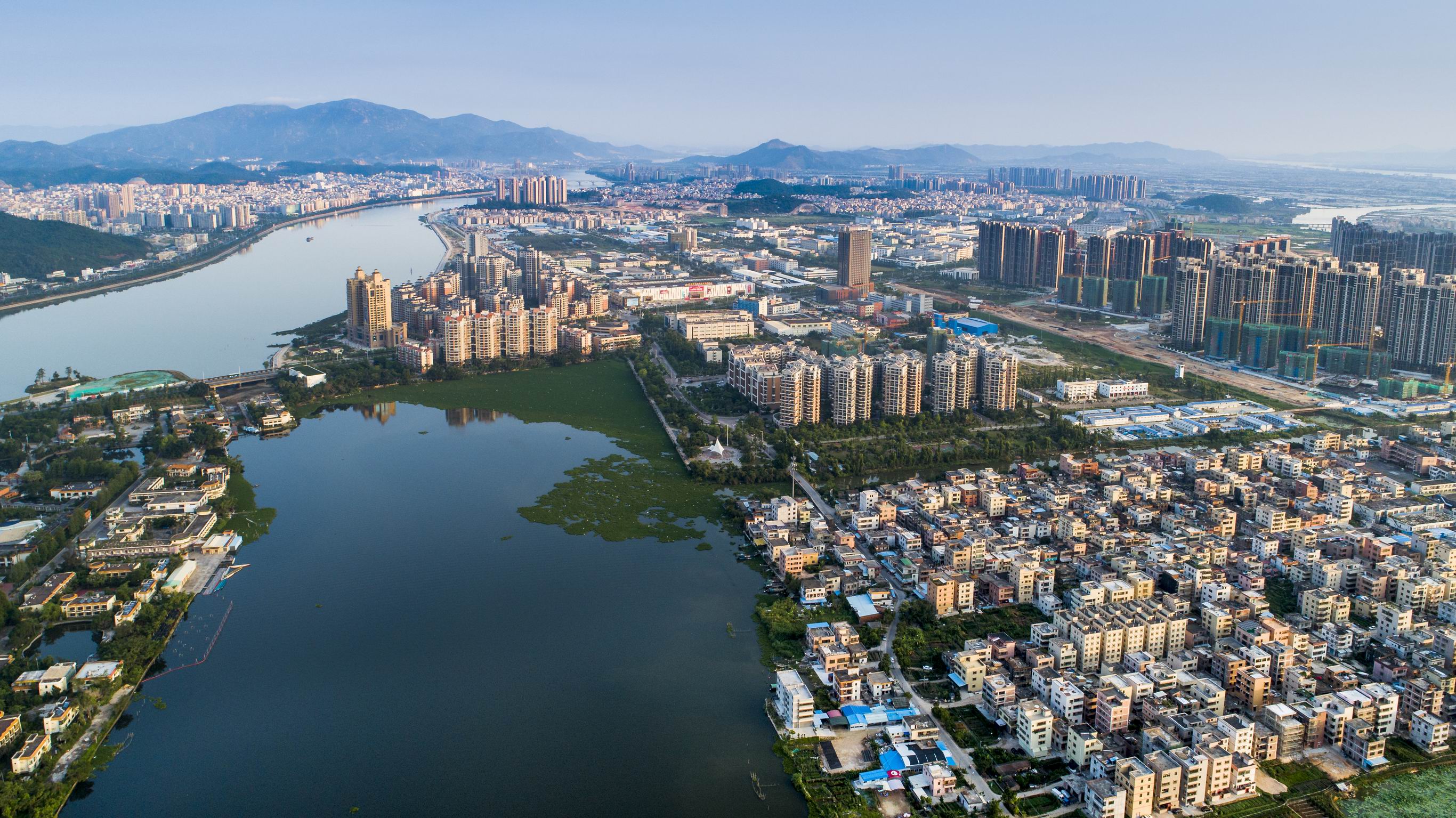 《白藤湖城市化建设之三》丘祥泉.jpg
